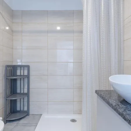 #415 Charming Apartment